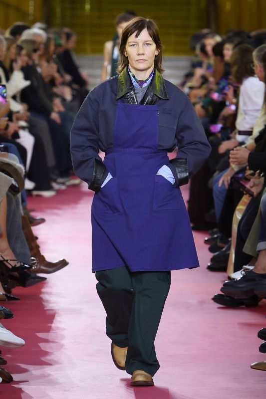 Синий фартук Миу Миу для сферы обслуживания - блог Сириус МСК